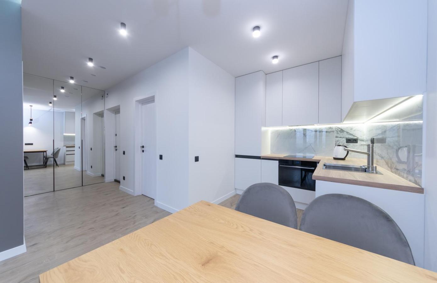 Luxury Apartment Near Metro Station Osokorky Kyiv Exterior photo