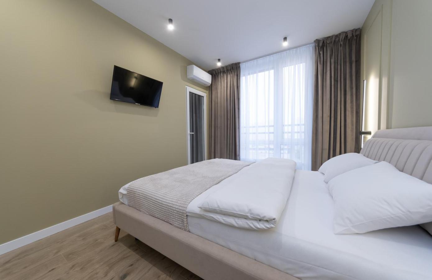 Luxury Apartment Near Metro Station Osokorky Kyiv Exterior photo